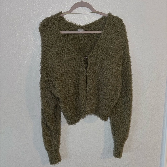 La Hearts Tops - LA hearts XL green sweater / cardigan worn once